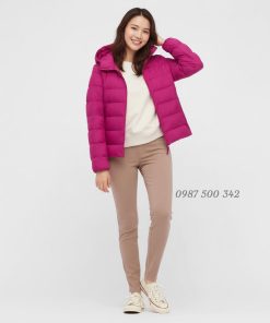 Mẫu mặc Áo lông vũ nữ siêu nhẹ có mũ Ultra Light Down 442736 màu hồng sen 12 PINK