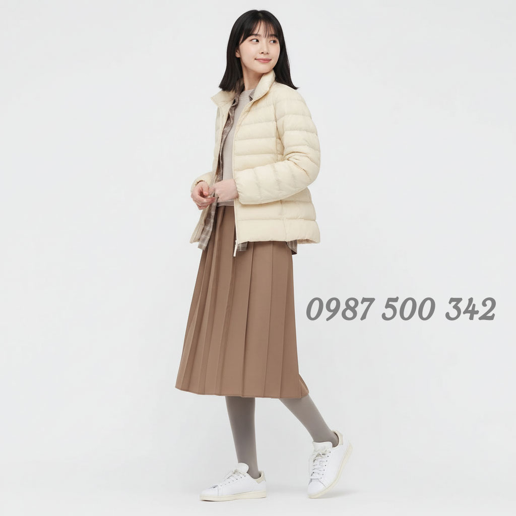 Mẫu mặc Áo lông vũ nữ siêu nhẹ không mũ Nhật Bản 439702 màu trắng ngà 30 NATURAL