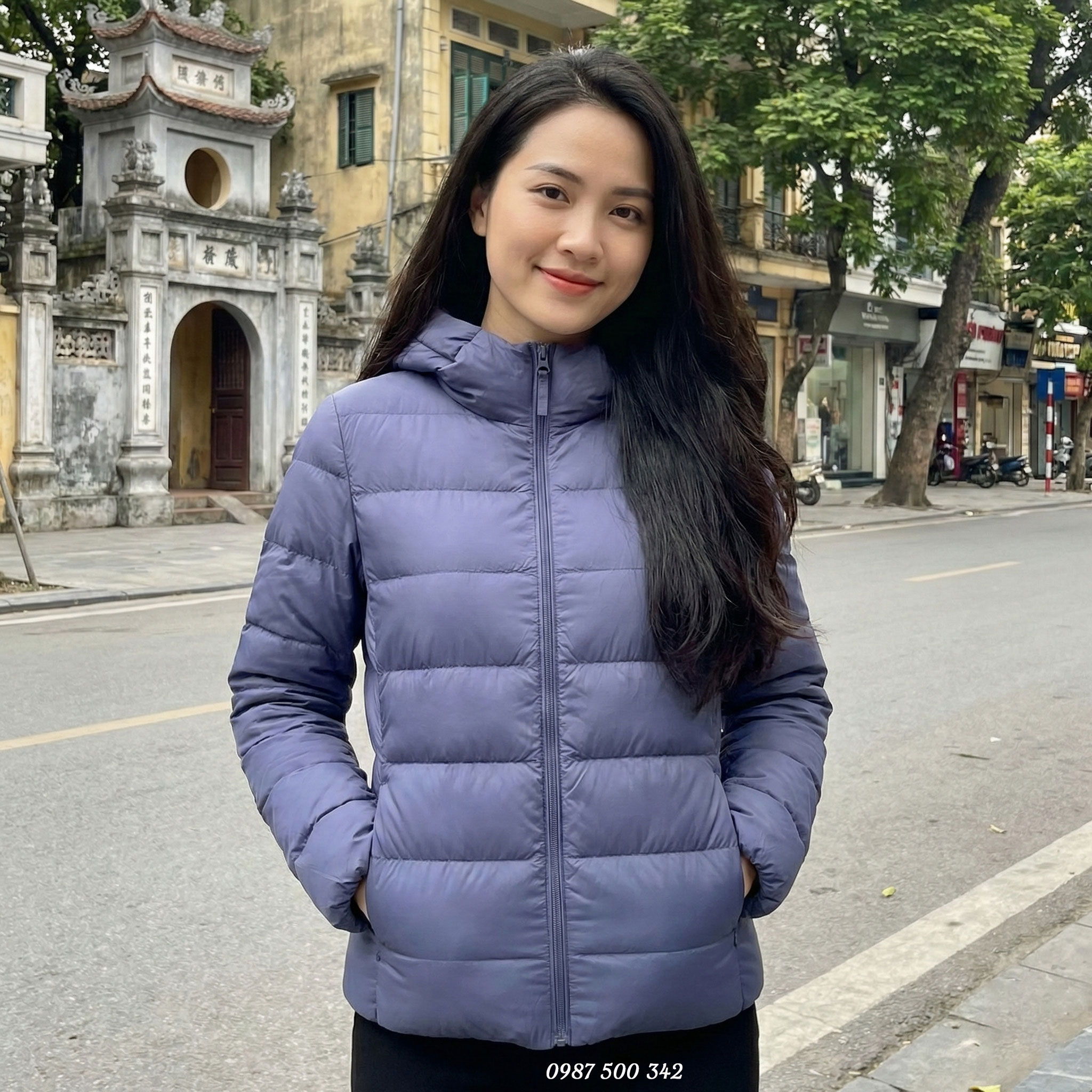Áo lông vũ nữ siêu nhẹ có mũ Ultra Light Down 442736 màu xanh đậm 66 BLUE