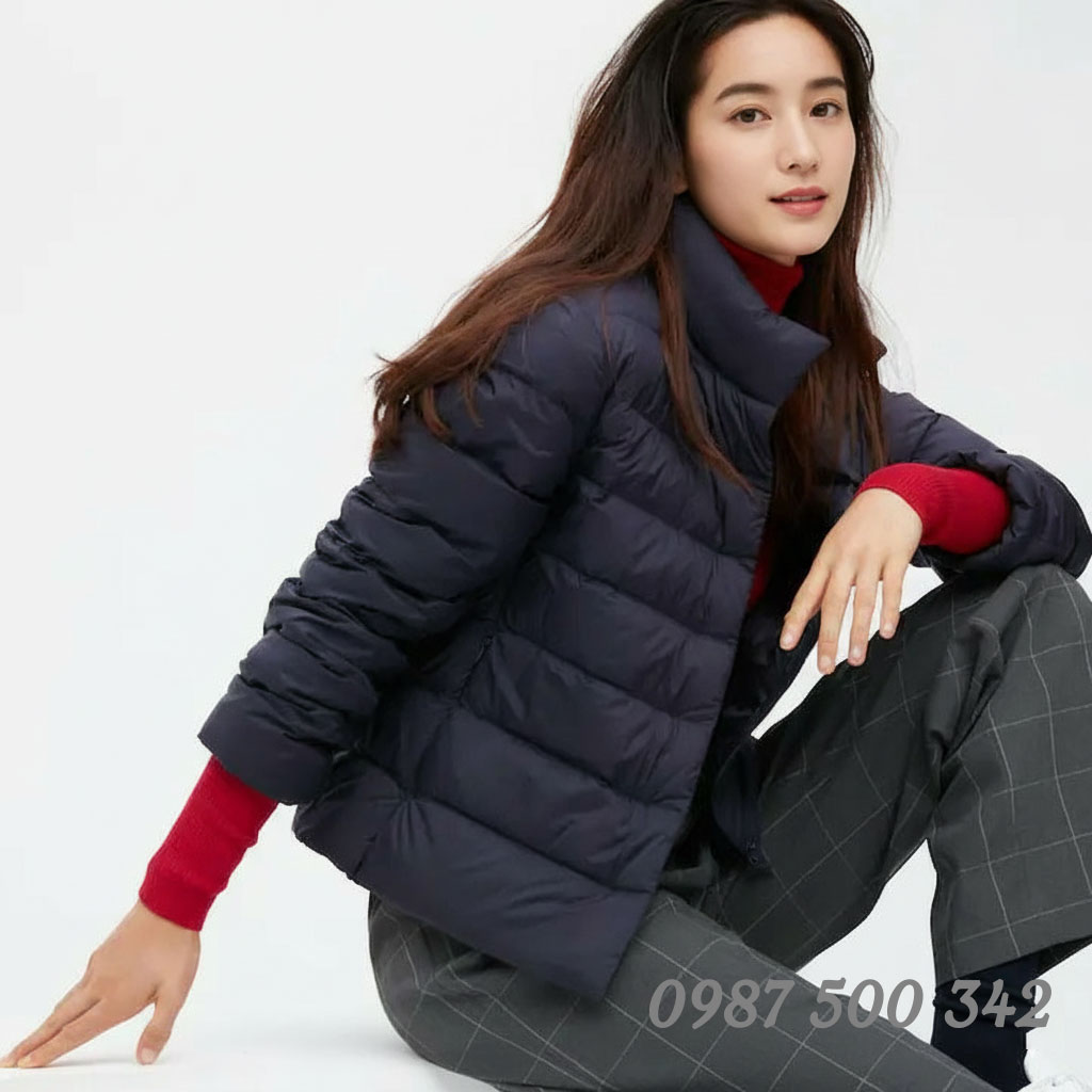 Ảnh mẫu mặc Áo lông vũ siêu nhẹ nữ không mũ Nhật Bản 450310 màu xanh đen 69 Navy